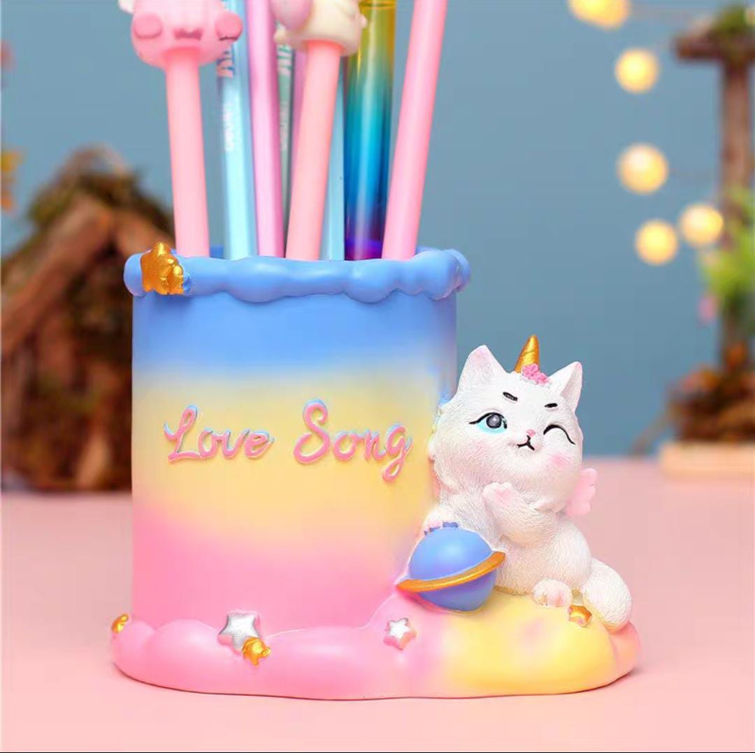 Eco-Kitty Quirky Resin Desk Pen Holder