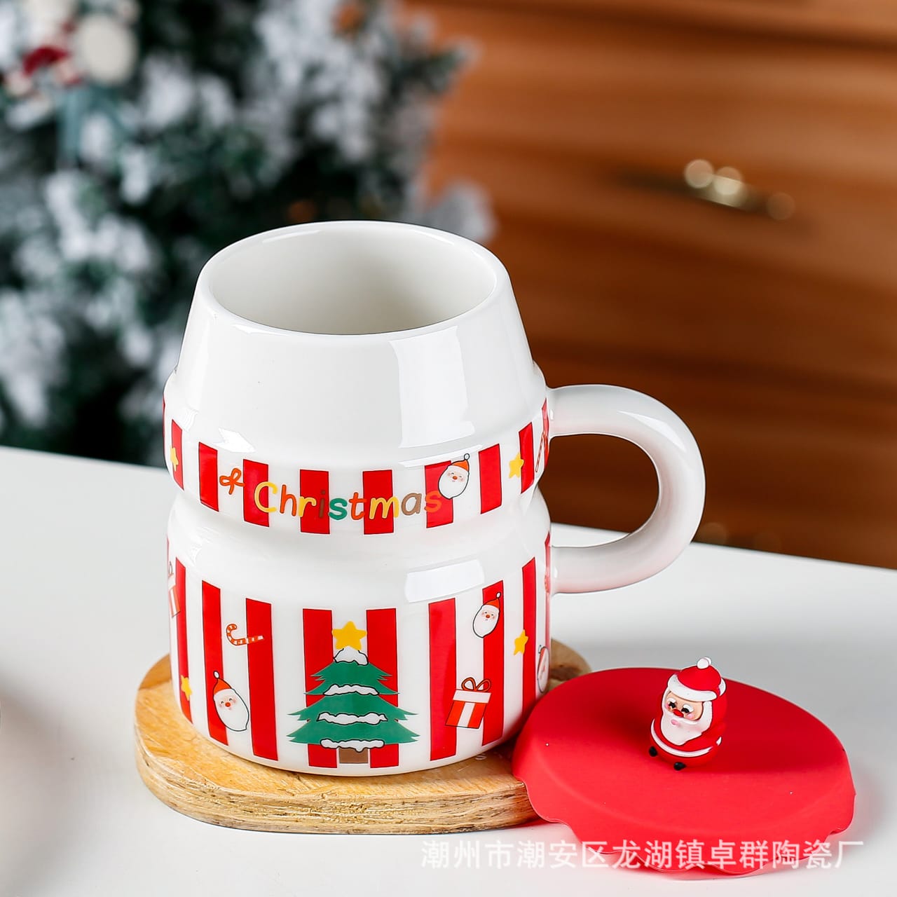 Santa cupcake ceramic mug with Santa silicon lid